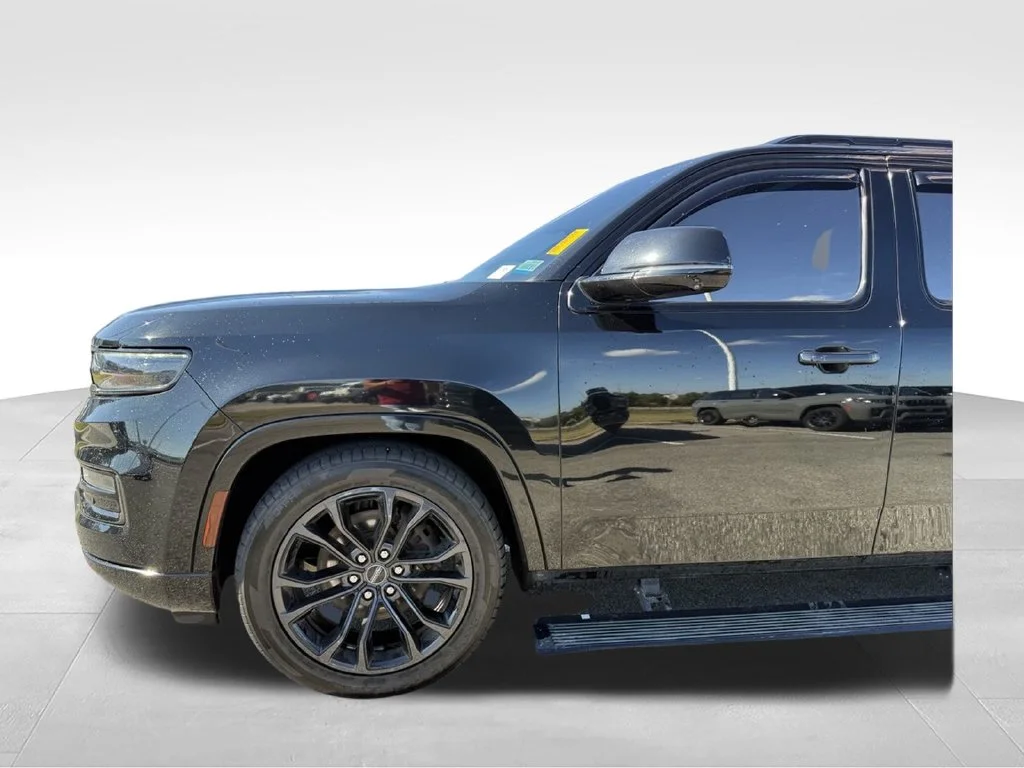 Used 2022 Blue Jeep Series II image 23