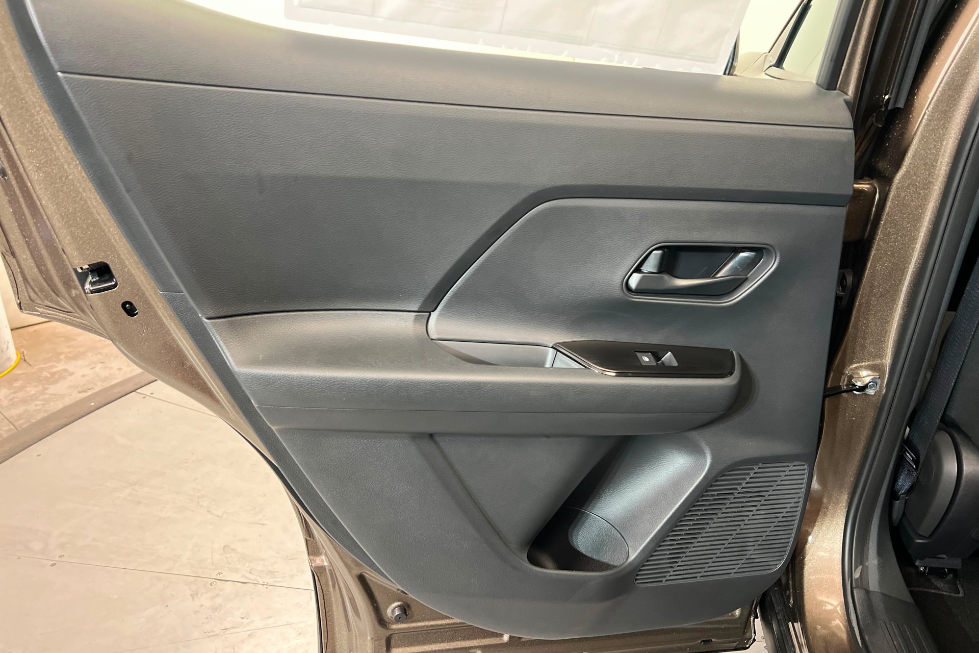 New 2026 Canyon Bronze Metallic Nissan S image 19