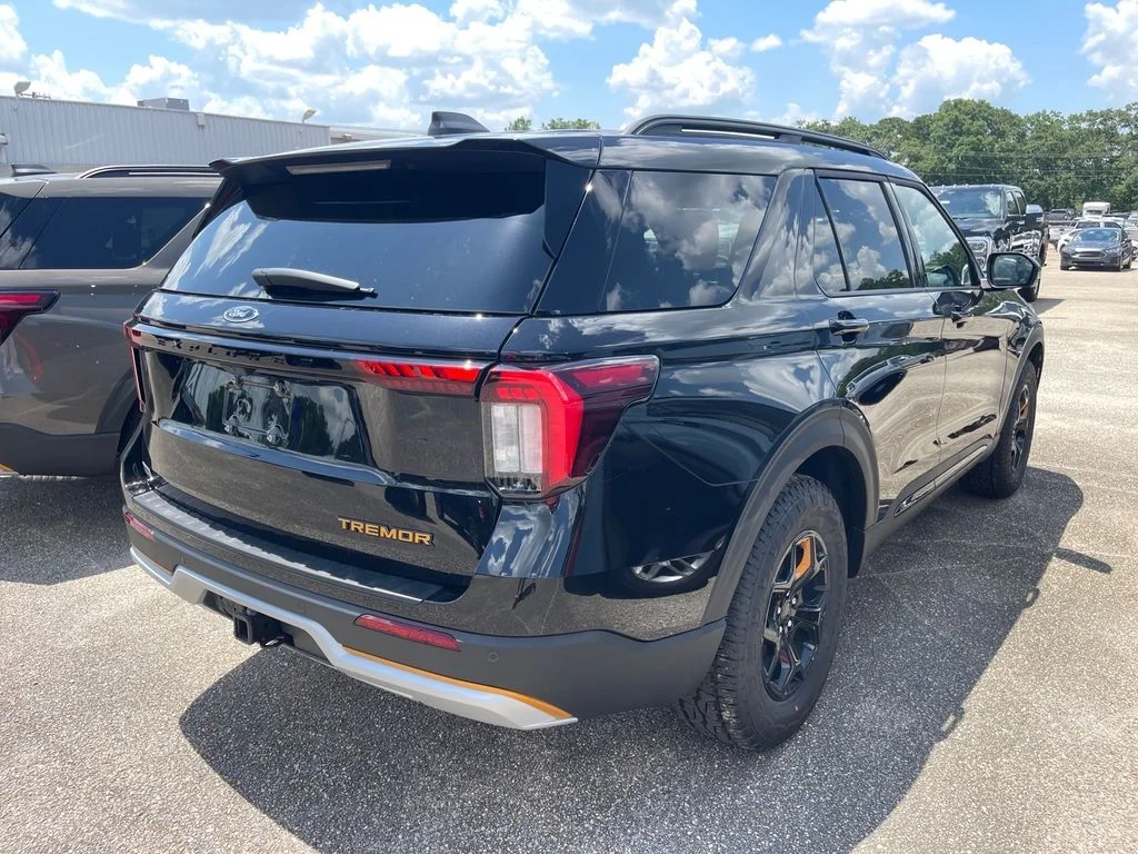 New 2026 Agate Black Metallic Ford Tremor® image 12