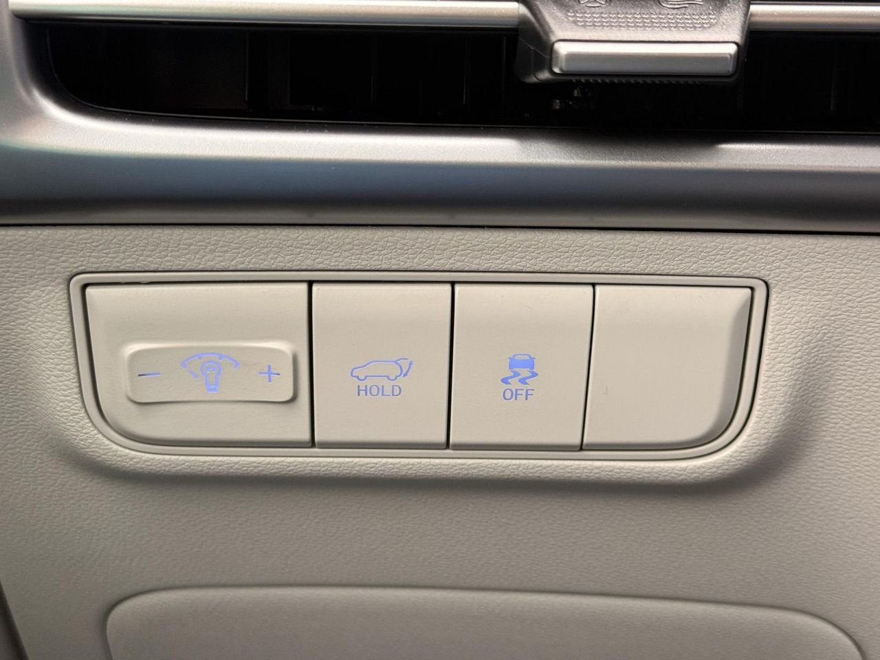 New 2026 Ecotronic Gray Hyundai SEL FWD image 29