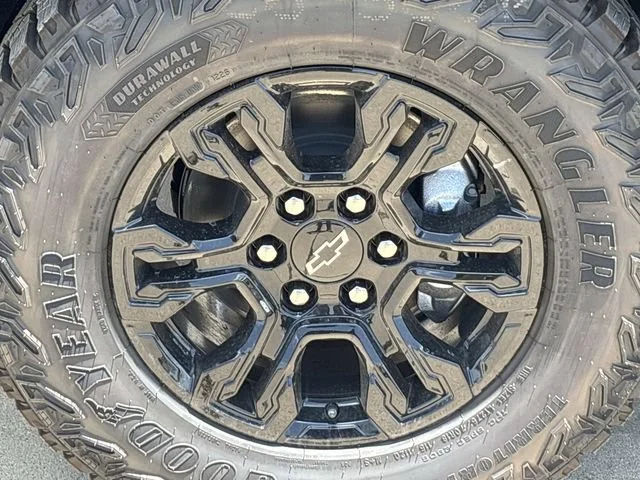 2026 Chevrolet Silverado 1500 ZR2 - Photo 10