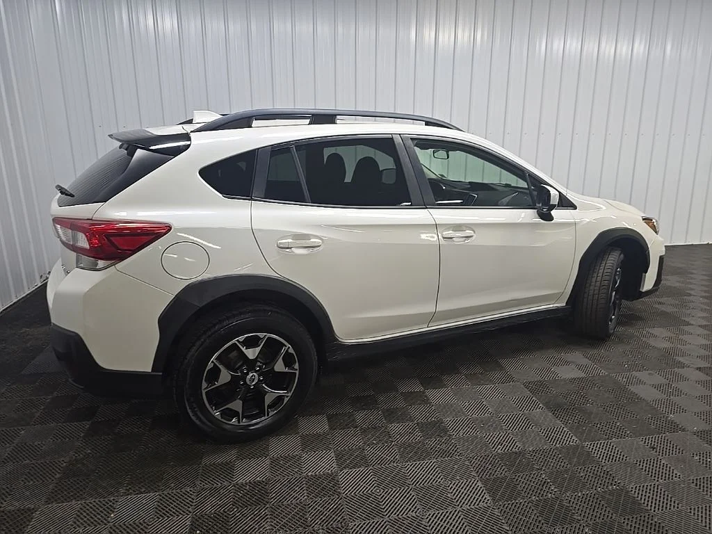 Used 2018 Crystal White Pearl Subaru 2.0i Premium image 3