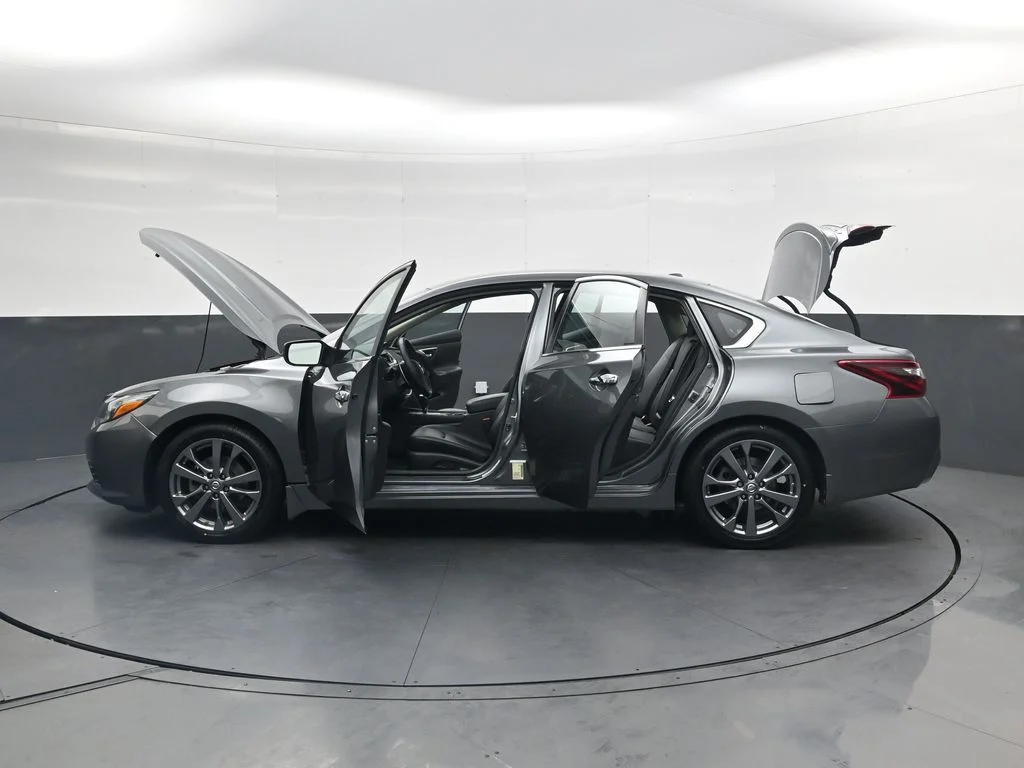 Used 2018 Gray Nissan 2.5 SR image 42