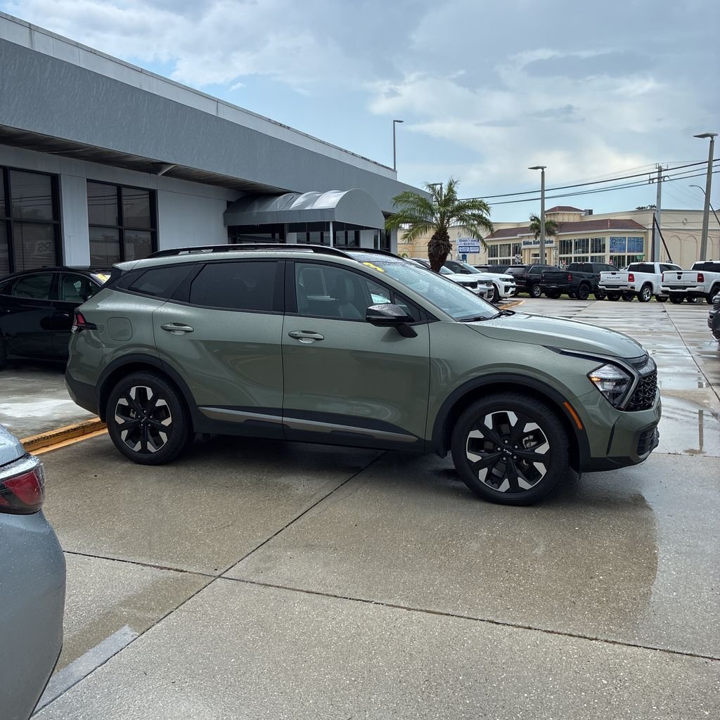 Used 2023 Green Kia X-Line image 6