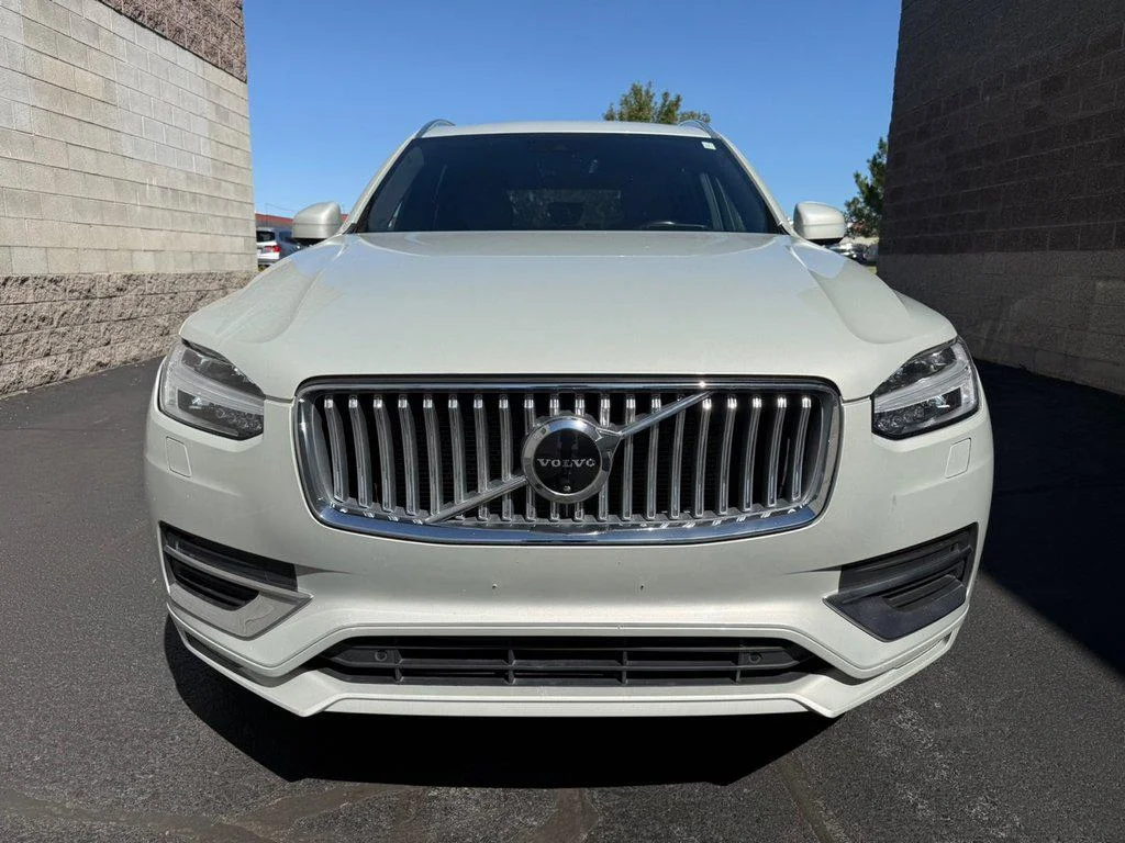 Used 2021 Birch Light Metallic Volvo INSCRIPTION image 9