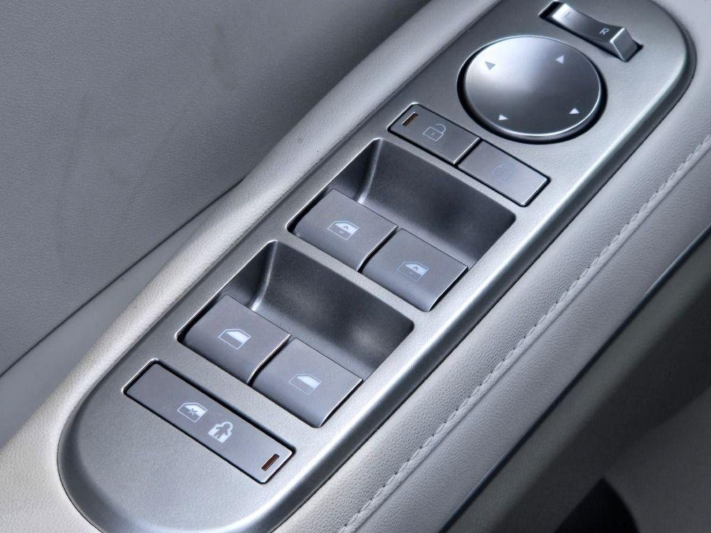 New 2026 Gray Pearl Hyundai SEL 8P image 21