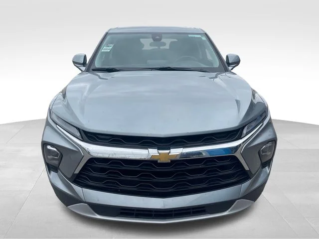 Used 2025 Gray Chevrolet LT image 8