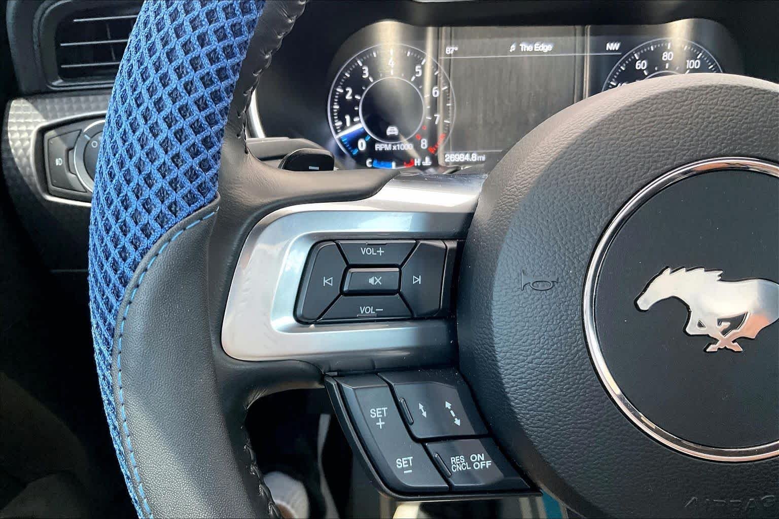 Used 2020 Oxford White Ford GT Premium image 23