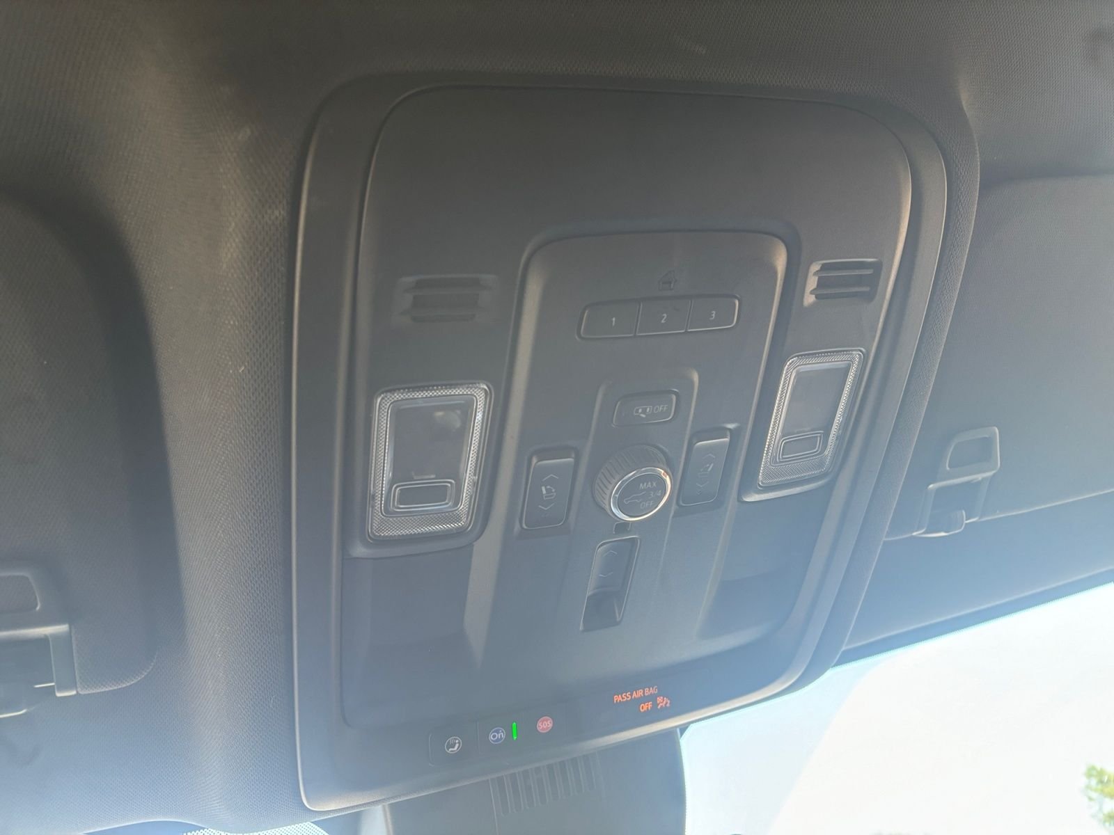 Used 2024 White Chevrolet Premier image 29