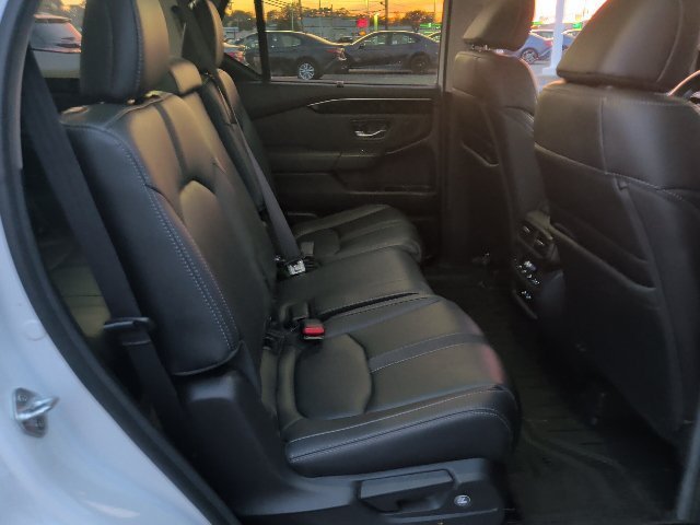 Used 2025 Platinum White Pearl Honda Touring image 8