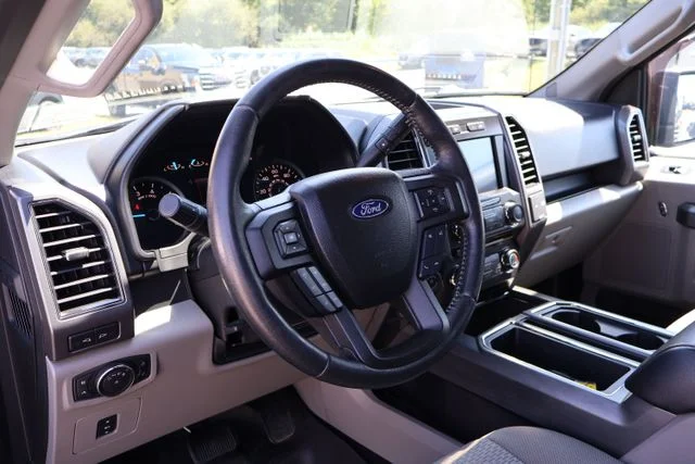 Used 2017 Gray Ford XLT image 8