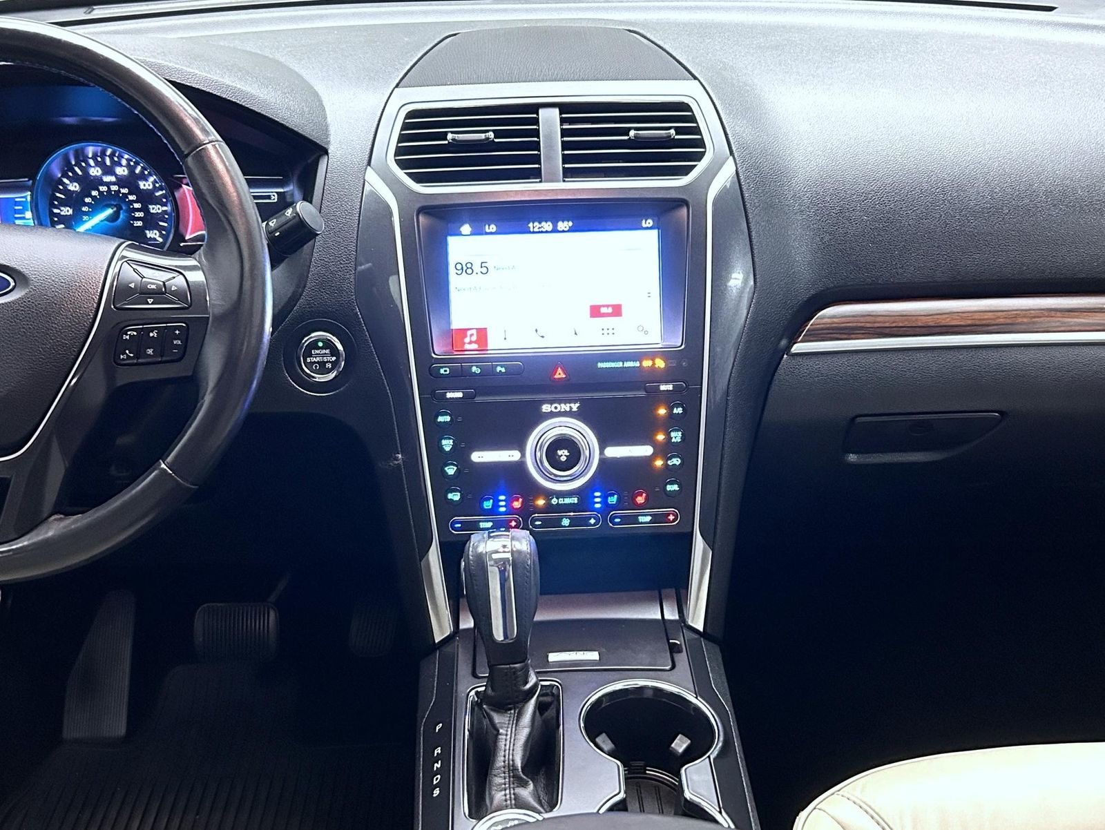 Used 2019 White Ford Limited image 13
