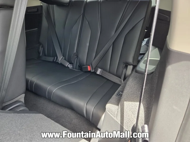 Used 2026 Solar Silver Metallic Acura FWD W/TECHNOLOGY PACKAGE image 10