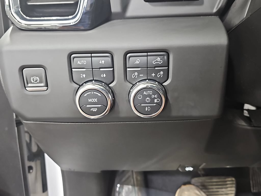 Used 2023 White Frost Tricoat GMC Denali Ultimate image 31