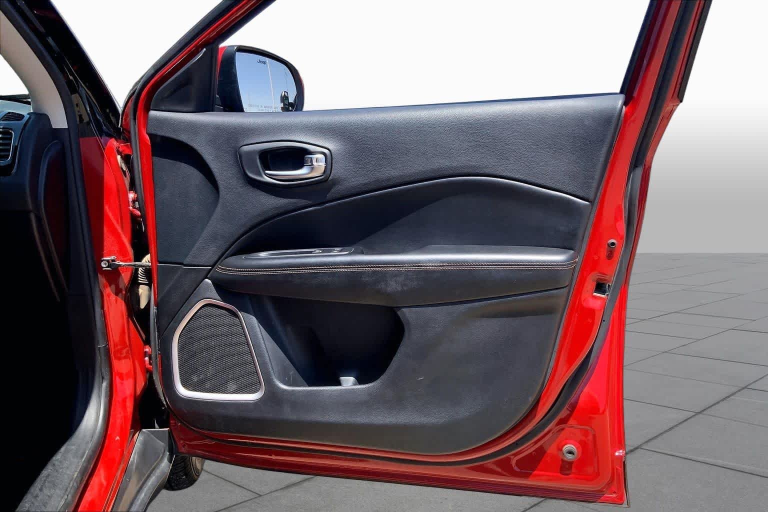 Used 2021 Redline Pearlcoat Jeep Limited image 23