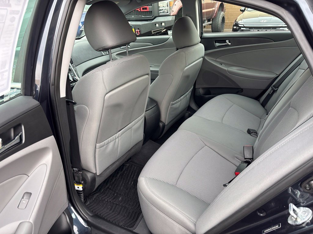 Used 2014 Blue Hyundai GLS image 22