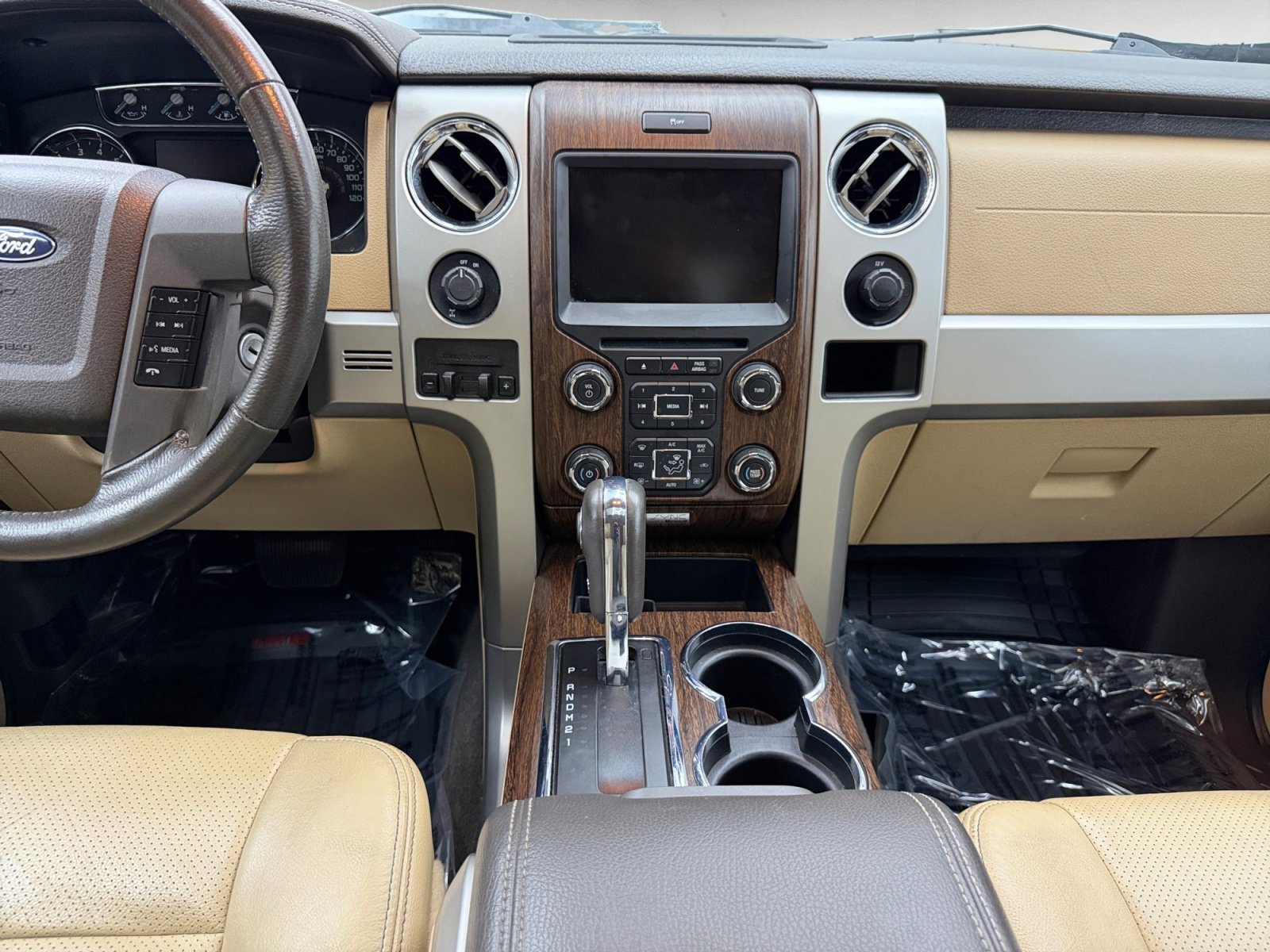 Used 2013 White Platinum Ford Lariat image 12