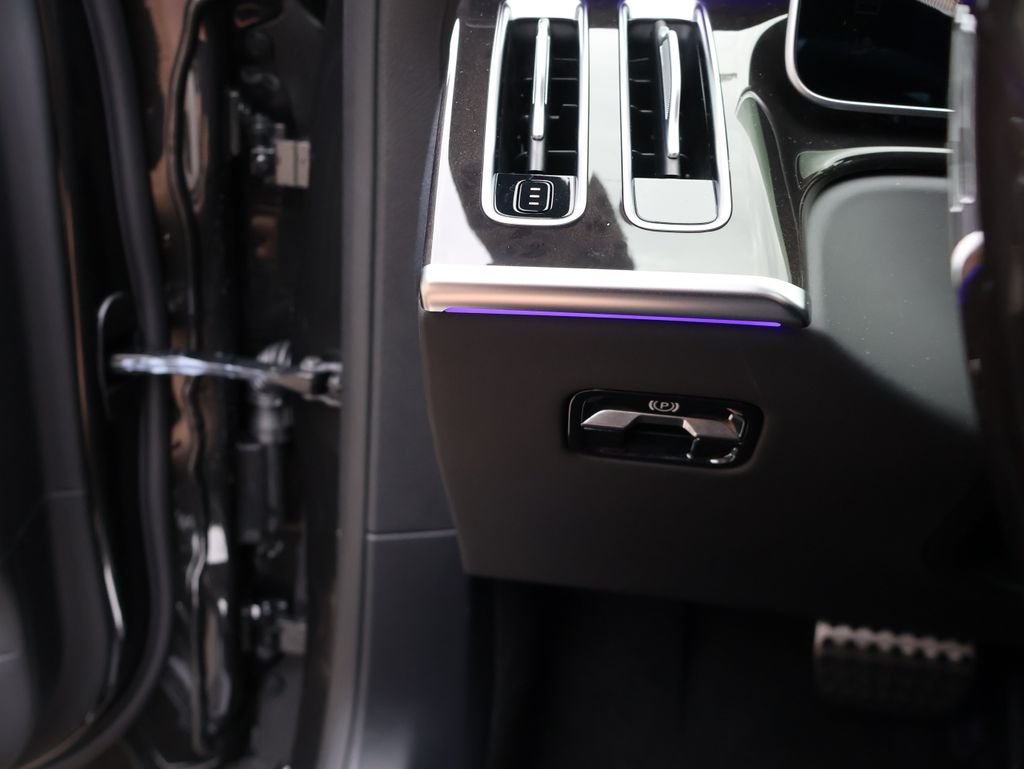 New 2026 Graphite Grey Metallic Mercedes-Benz S 580 image 36