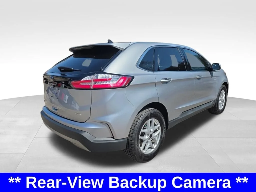 Used 2023 Silver Metallic Ford SEL image 5