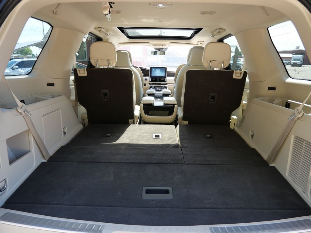 Certified Used 2019 Blue Lincoln Reserve image 9