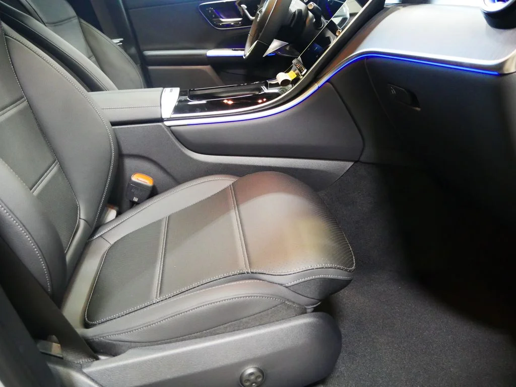 Certified Used 2026 MANUFAKTUR Alpine Grey Mercedes-Benz GLC 300 image 20
