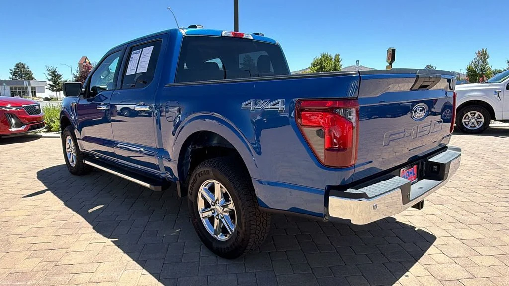 Used 2025 Blue Metallic Ford XLT image 5