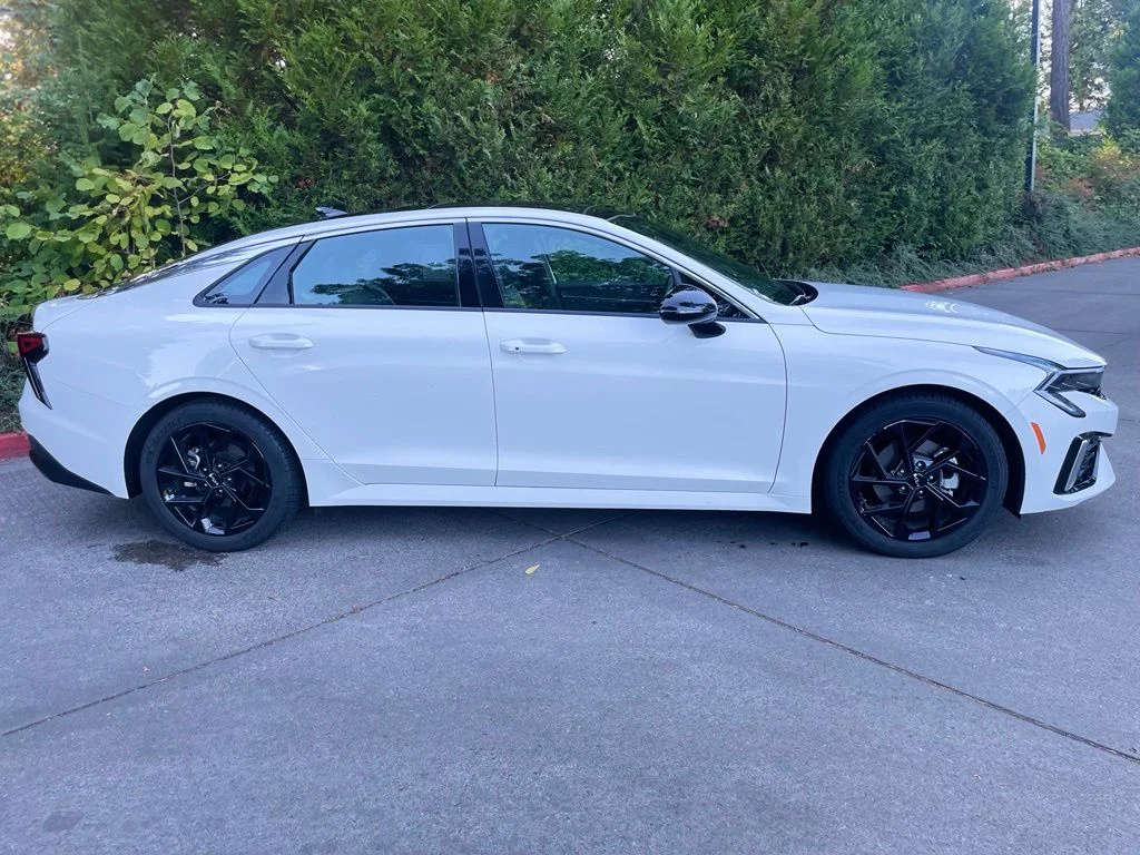 Used 2022 Wolf Gray Kia GT-Line image 3