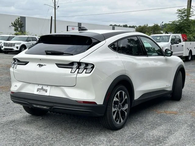 New 2026 White Ford Select image 3