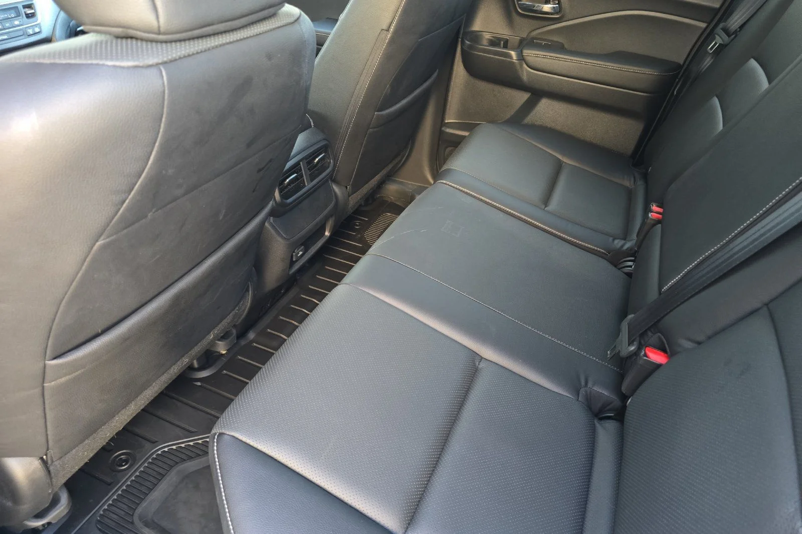 Used 2025 White Honda RTL image 9