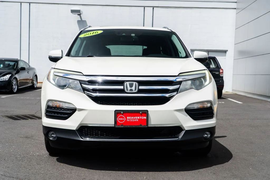 Used 2016 White Honda Elite image 2
