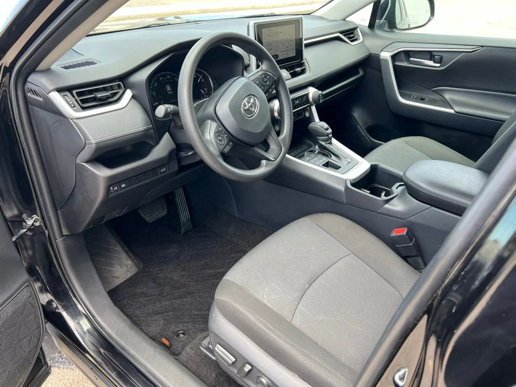 Used 2025 Midnight Black Metallic Toyota XLE image 10