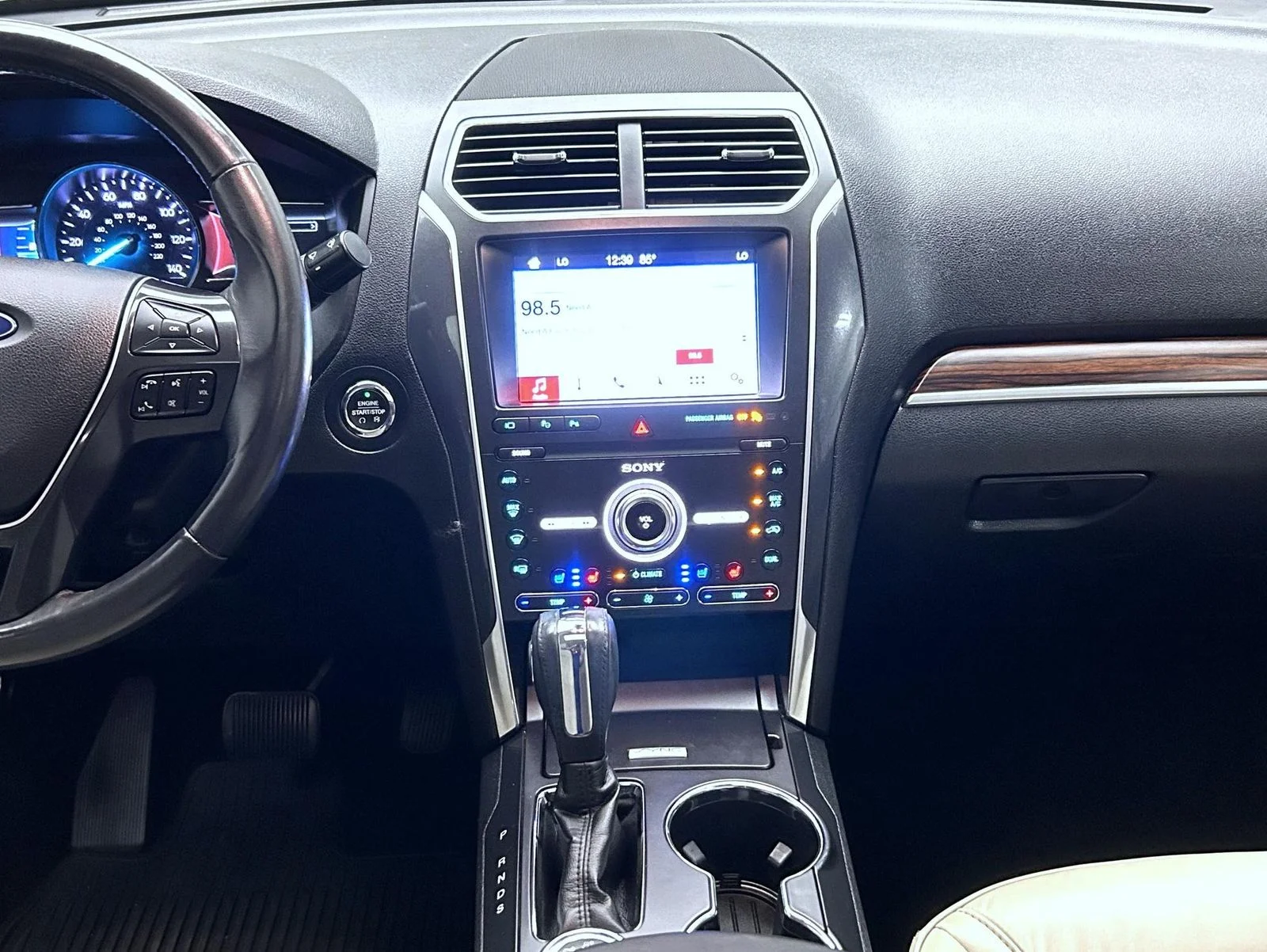 Used 2019 White Ford Limited image 13