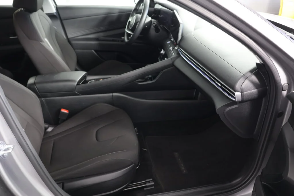 Used 2025 Fluid Metal Hyundai SEL Convenience image 23