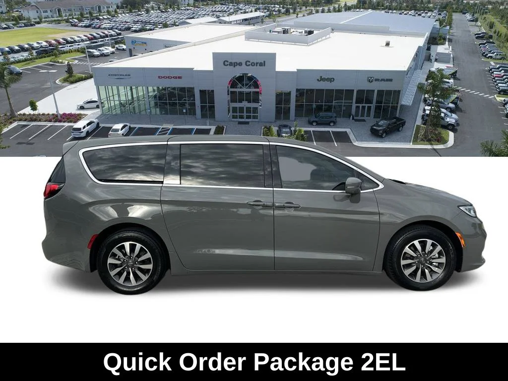 Certified Used 2022 White Chrysler Touring L image 4