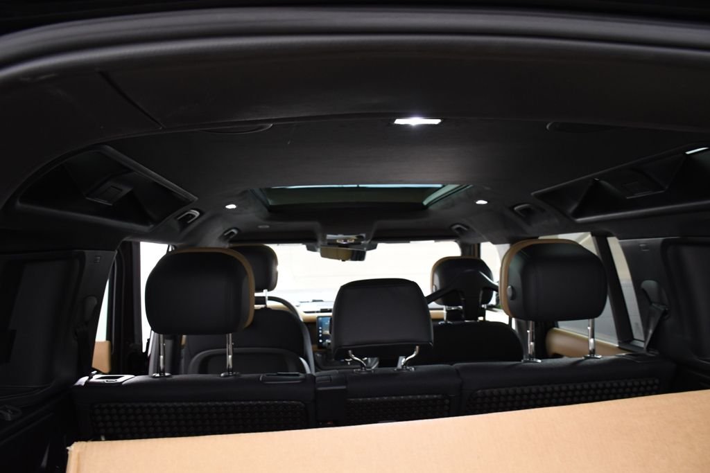 New 2026 Santorini Blk Land Rover X image 25