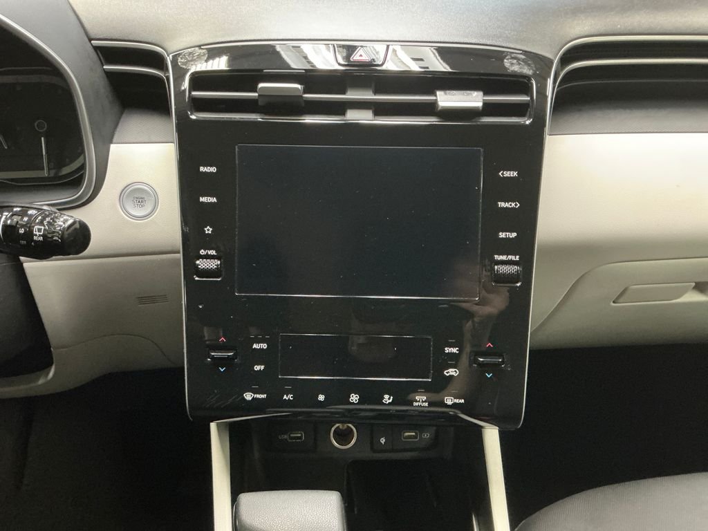 Used 2024 Silver Hyundai SEL image 19
