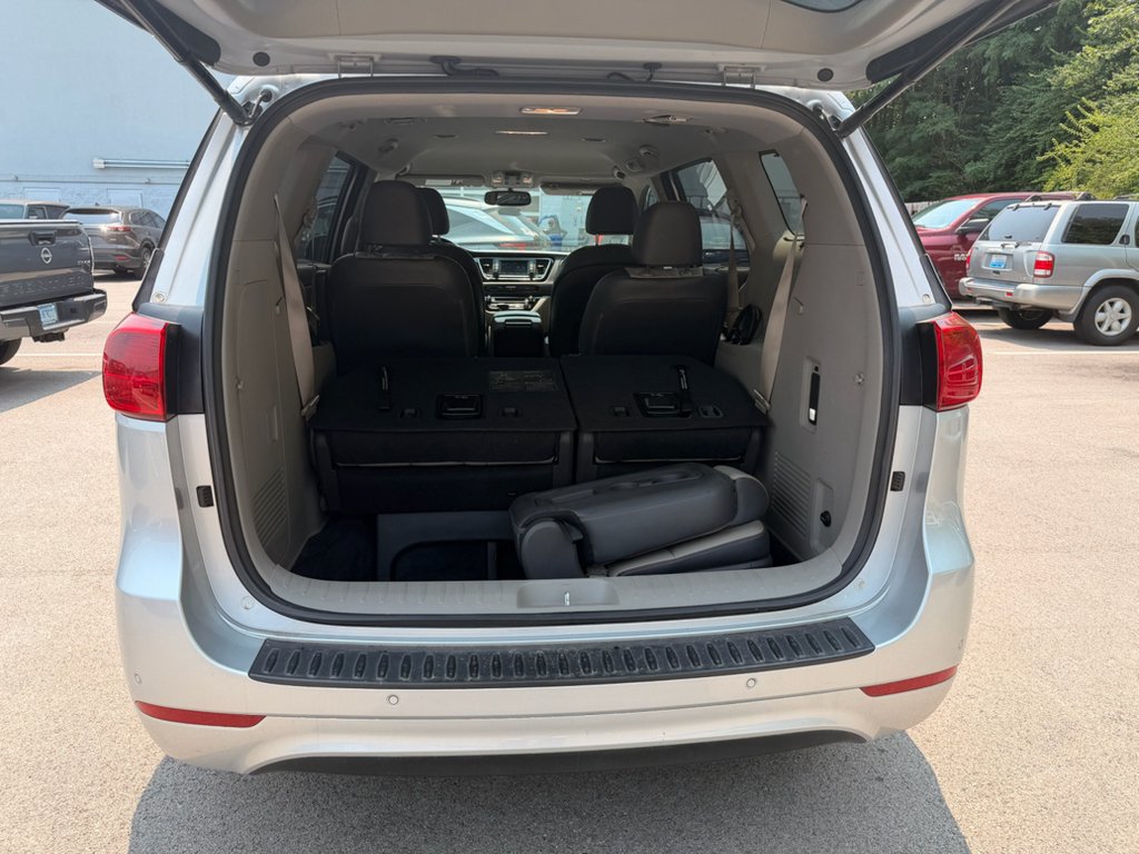 Used 2017 Bright Silver Kia EX image 9