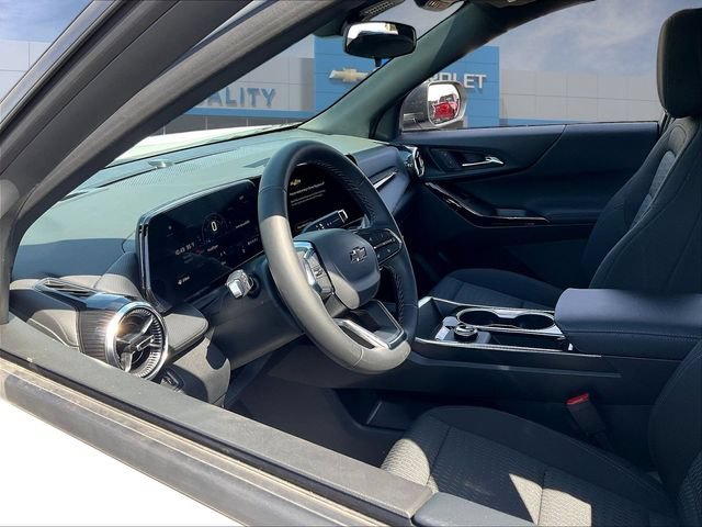 2027 Chevrolet Equinox LT - Photo 9