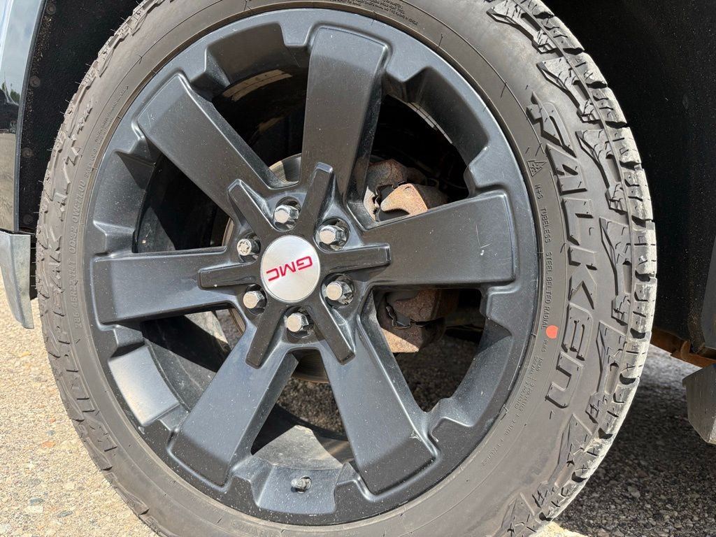 Used 2016 Black GMC Denali image 22