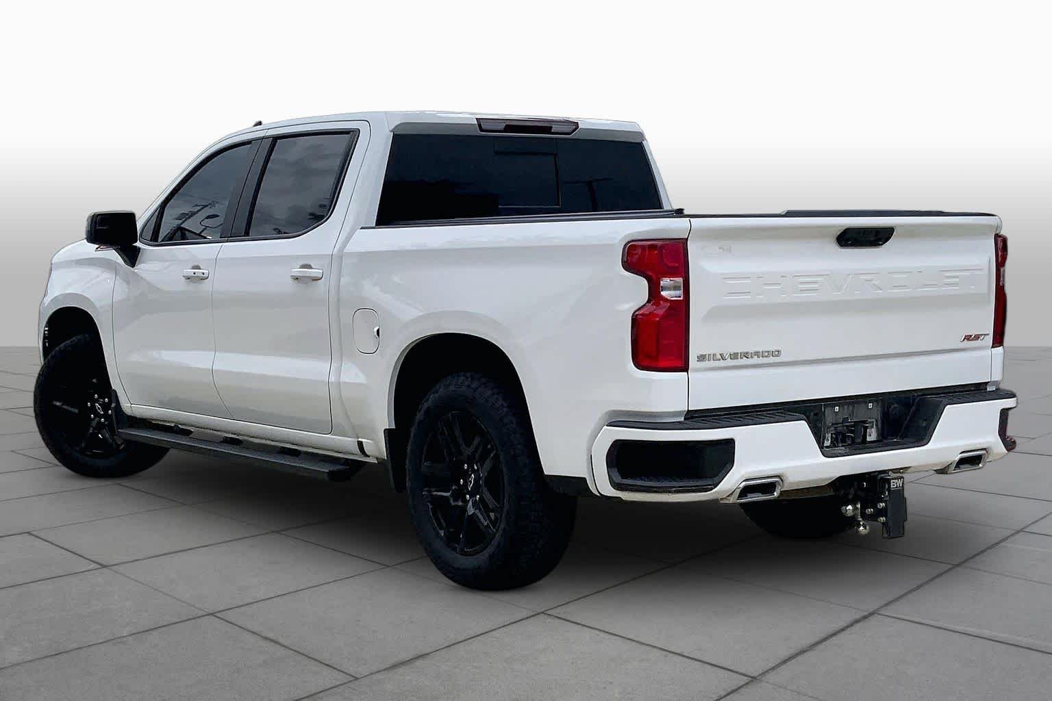 Used 2024 Summit White Chevrolet RST image 12