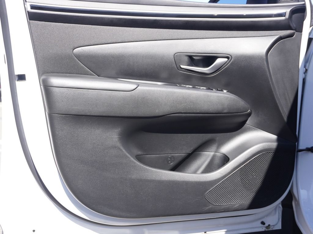 Used 2023 White Hyundai SEL image 21