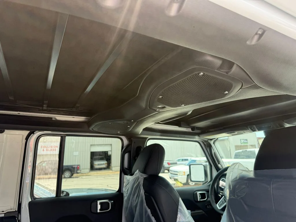 New 2026 White/off-white Jeep Sahara image 4