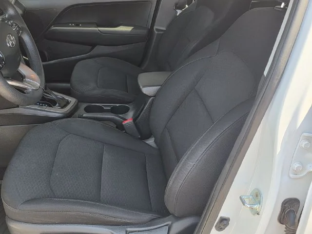 Used 2020 White Hyundai SE image 28