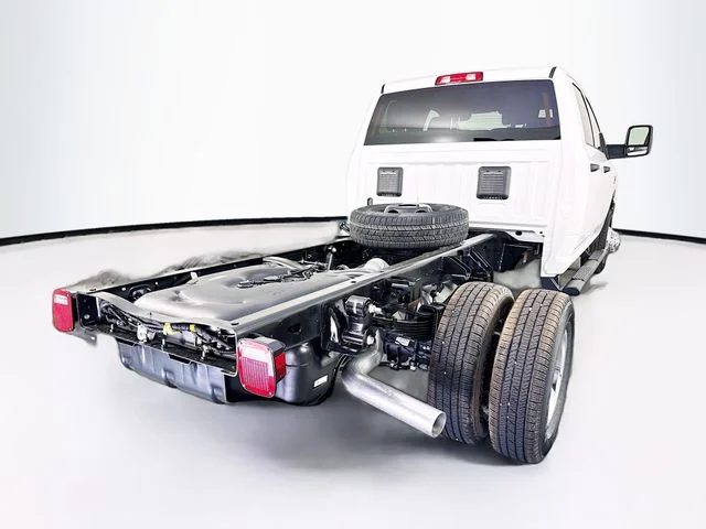 New 2026 Bright White Clear-Coat Exterior Paint RAM TRADESMAN Chassis Cab image 7