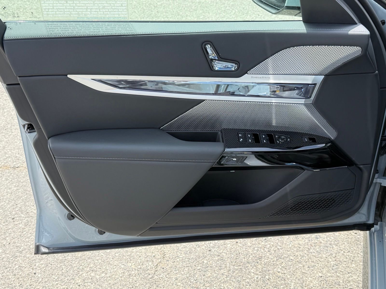 New 2026 Brooklyn Grey Metallic BMW 750e xDrive image 19