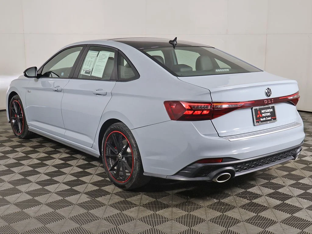 Used 2025 Gray Volkswagen 2.0T Autobahn image 10