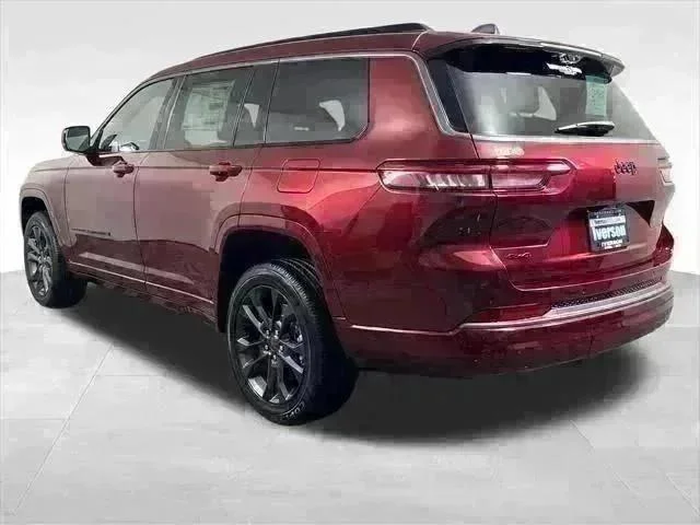 New 2026 Velvet Red Pearl-Coat Exterior Paint Jeep Limited image 7