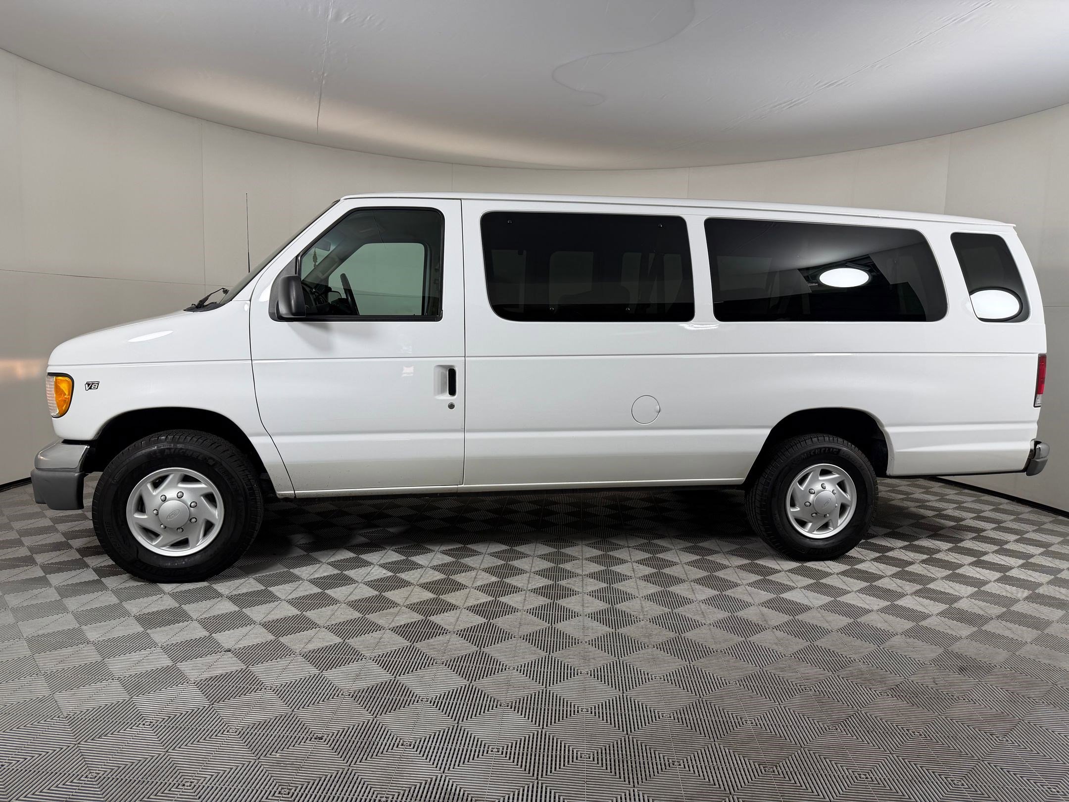 Used 2001 Ford Econoline Wagon XLT with VIN 1FBSS31L61HA08043 for sale in Santa Fe, NM