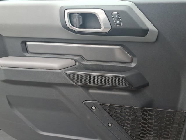 Used 2023  Ford Base image 16