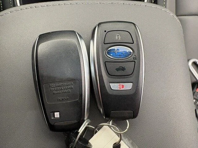 Used 2025 Crystal White Pearl Subaru Onyx Edition image 25